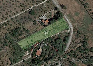 Terreno agricolo con magazzino