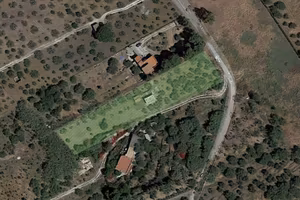 Terreno agricolo con magazzino