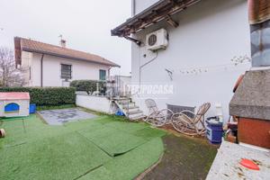 Villa unifamiliare con box