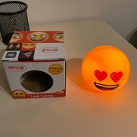 Lampada Emoji “occhi a cuore”