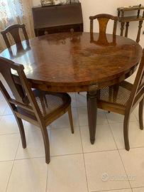 Tavolo francese e sedie