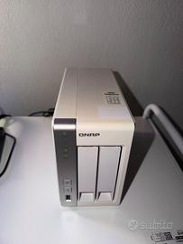 NAS QNAP TS-231P HDD 2 x 4TB