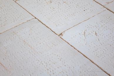 Basole di Biancone in Pietra di Trani da Pavimento