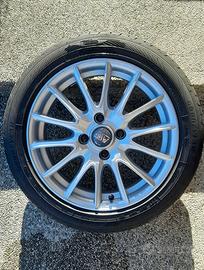 4 cerchi in lega da 16" con pneumatici Good Year