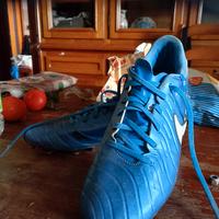 scarpe calcio Nike.. tacchetti fissi