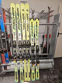 Materiale sci alpino da gara