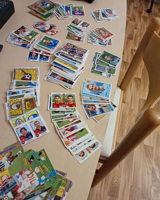 Lotto di 218 figurine calciatori miste