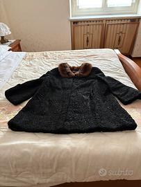 Pelliccia astrakan donna colore nera
