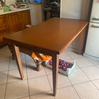 Tavolo in legno