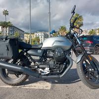 Moto Guzzi V7 Stone 2023 4milakm come nuova