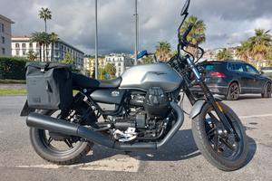 Moto Guzzi V7 Stone 2023 4milakm come nuova
