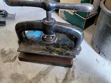 Pressa antica per libri