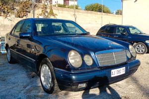 mercedes Benz 200E