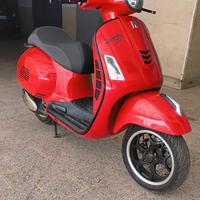 Vespa 300 GTS Super Sport