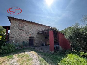 Rustico / Casale di 160 m² con più di 5 locali a M