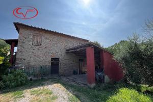Rustico / Casale di 160 m² con più di 5 locali a M