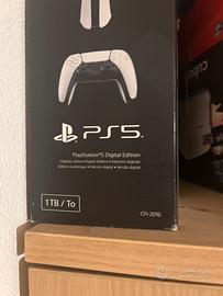 Ps5 con disco, joystick e giochi