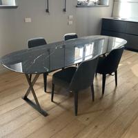 Tavolo in marmo Maxalto con 6 sedute