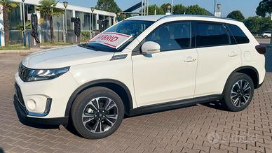 Suzuki Vitara 1.4 Hybrid Top - Solo 4600 km