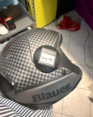 Casco blauer con auricolare bluetooth