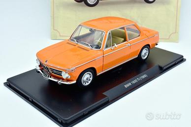 MODELLO AUTO BMW 1600 TI ARANCIONE IN TECA