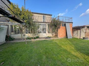 VILLA SINGOLA A DUE CARRARE