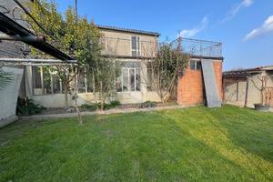 VILLA SINGOLA A DUE CARRARE