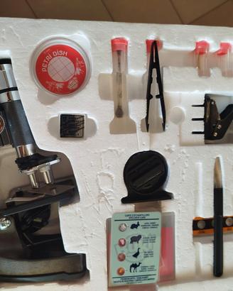 Microscopio con kit completo per esperimenti