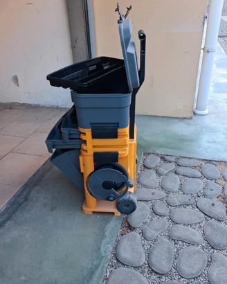 Carrello porta attrezzi