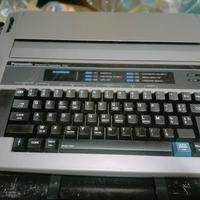 macchina da scrivere elettronica