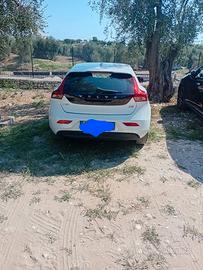 Volvo v40 trattabile, pochi km
