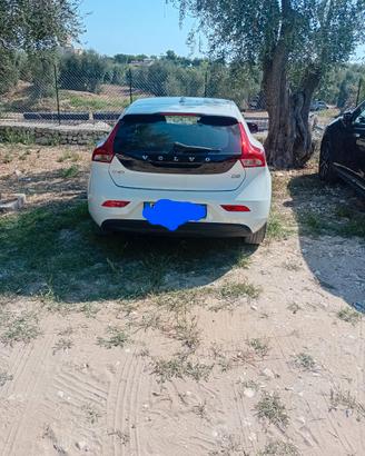 Volvo v40 trattabile, pochi km