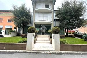 NEGOZIO A CARPENEDOLO