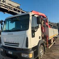 Eurocargo 120e24  con gru e cassone 7metri fisso