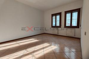 ADRIA: APPARTAMENTO CON GARAGE E GIARDINO PRIVATO