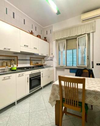 3 LOCALI A NAPOLI