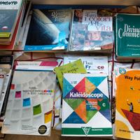 Libri di scuola superiore 