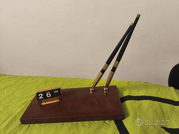 Set da scrivania con portapenne e datario
