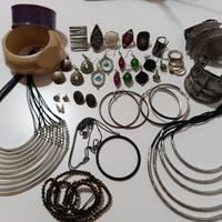 Gioielli bigiotteria stock 