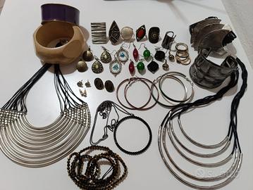 Gioielli bigiotteria stock 