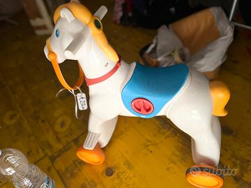 fisher Price cavallino a dondolo