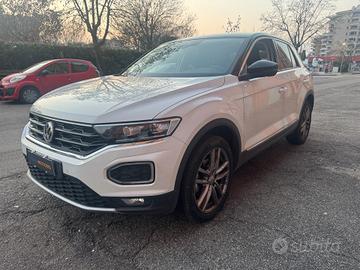 Volkswagen T-Roc 1.6 TDI ADVANCED