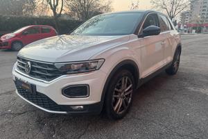 Volkswagen T-Roc 1.6 TDI ADVANCED