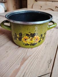 Pentolino smaltato con decorazioni floreali vintag