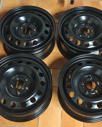 cerchi in ferro da 16 per Fiat 500X e Jeep 