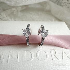 Pandora Orecchini Cerchi Pavè con Cuore