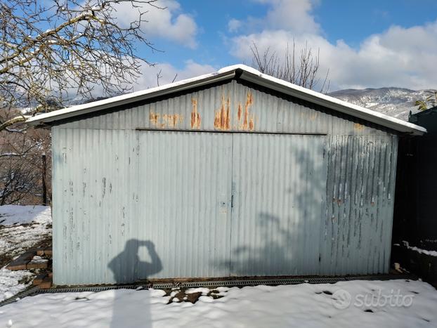 Box garage in lamiera