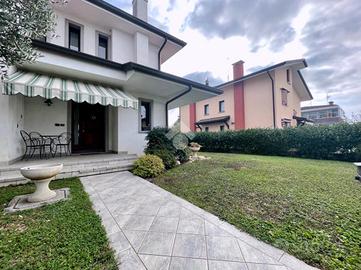 2 LOCALI A PRADAMANO