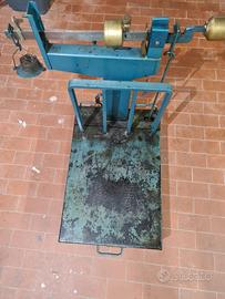 Bascula in ferro.