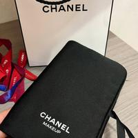 CHANEL pochette porta trucchi nuova, due penelli